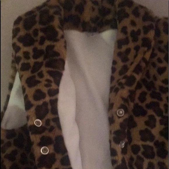Girls’ Leopard Faux Fur Vest - Picture 3 of 5